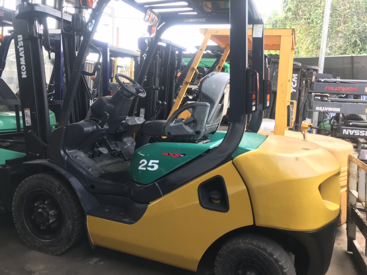 Dich vụ cho thuê xe nâng hàng xe nâng Toyota, Komatsu, Mitsubitshi các loại giá rẻ TPHCM