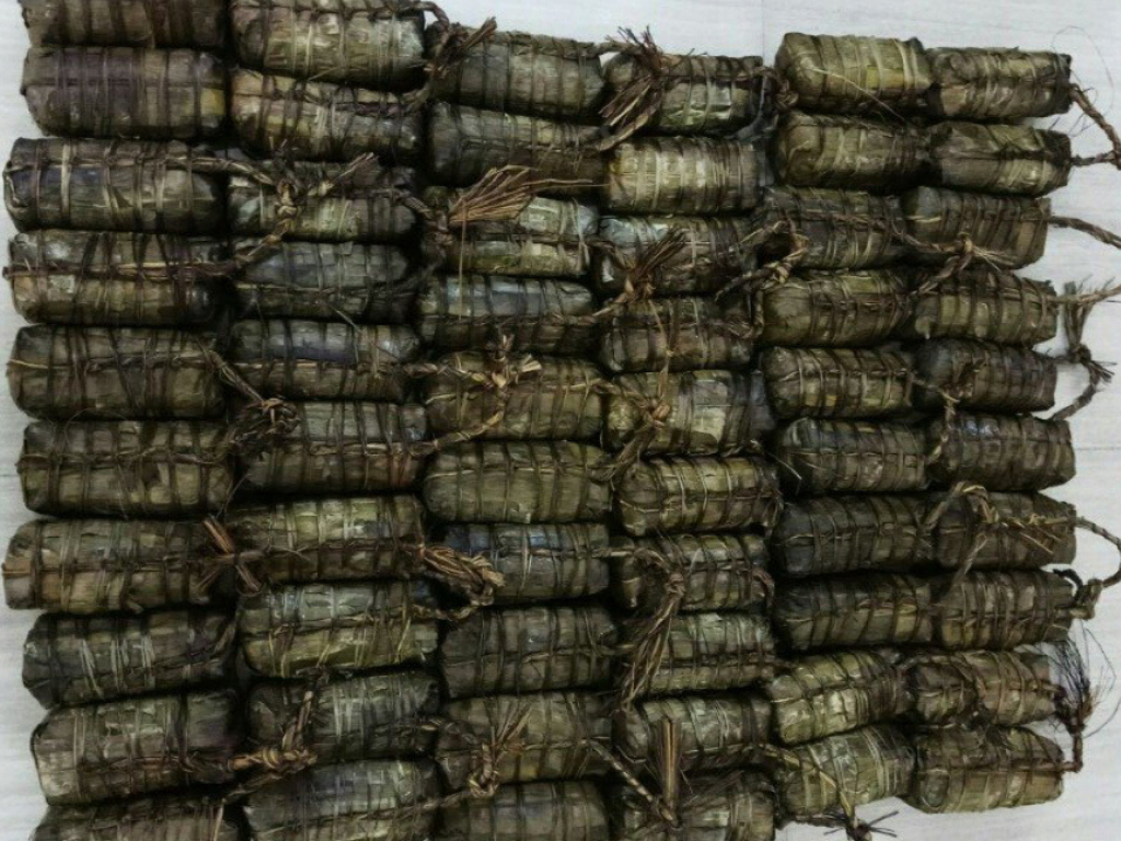 bánh tét Trà Cuôn, Trà Vinh, lá cẩm, chuối, ba màu, ngũ sắc 1kg 