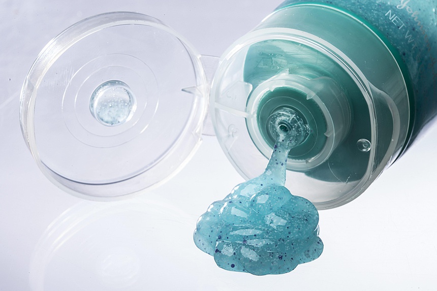 Skin care cơ bản tỉnh thức: Các thành phần hóa chất trong mỹ phẩm có tác dụng phụ hay không?