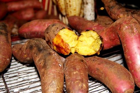 Kinh doanh đồ ăn vặt vỉa hè nên bán gì để mang đến lợi nhuận cao?