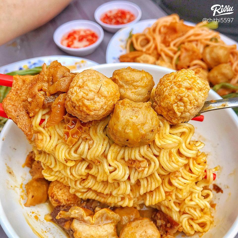 Kinh doanh đồ ăn vặt vỉa hè nên bán gì để mang đến lợi nhuận cao?